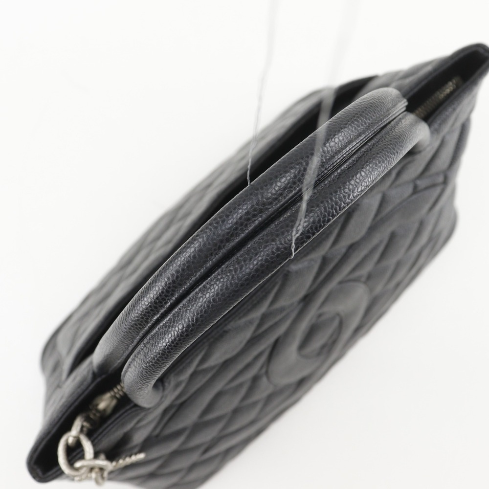 Chanel Medallion Tote Bag (A01804), a reissue tote bag made of caviar leather... - Picture 5 of 15
